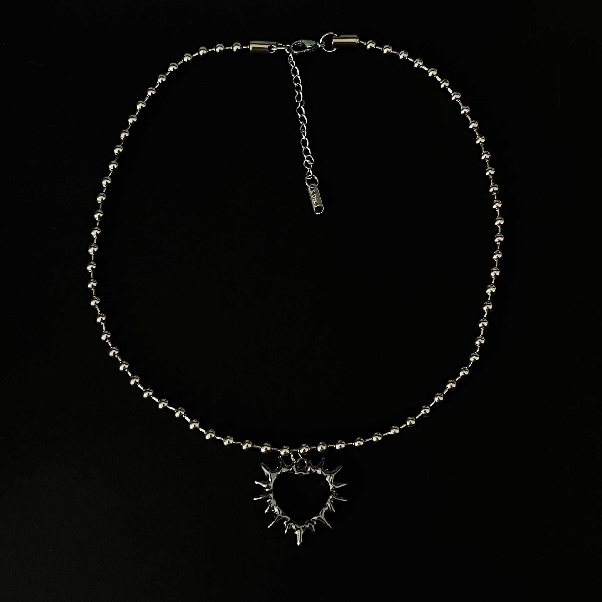 “Spiky heart” ball chain