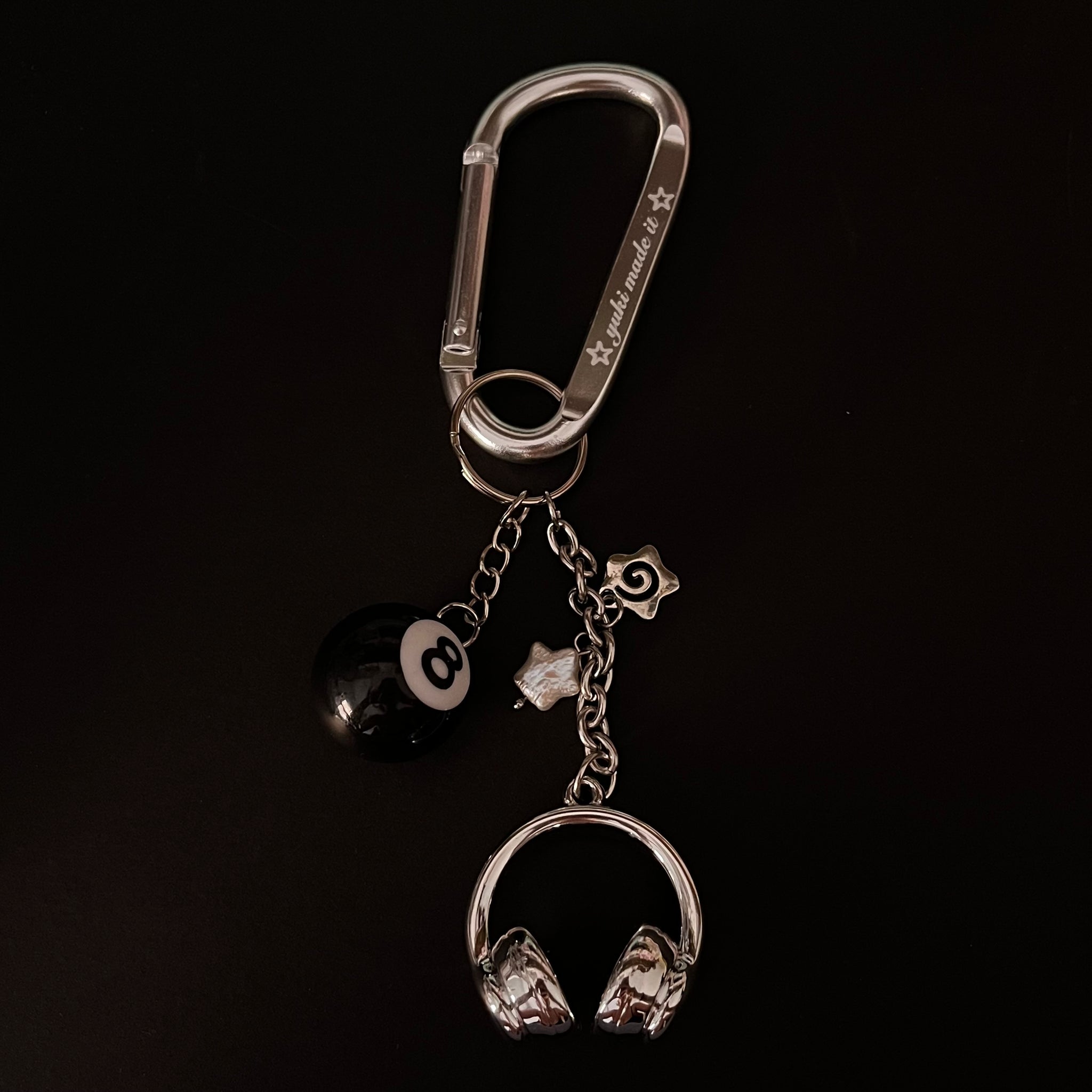 “Yuki” carabiner charm