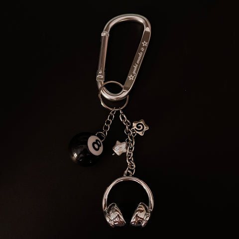 “Yuki” carabiner charm