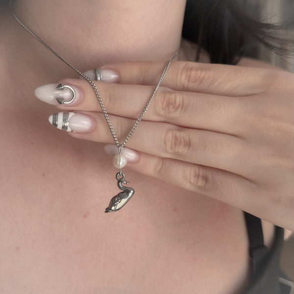 “Swan lake” necklace