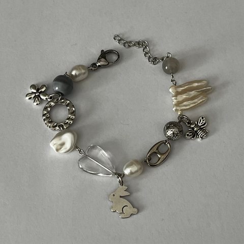 “A stroll in the garden” bracelet