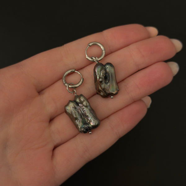 “Fatale” earrings