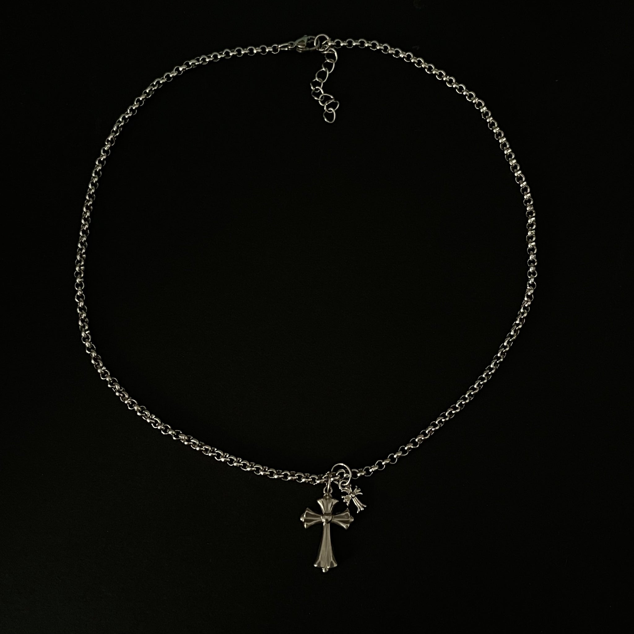 “Double cross” necklace